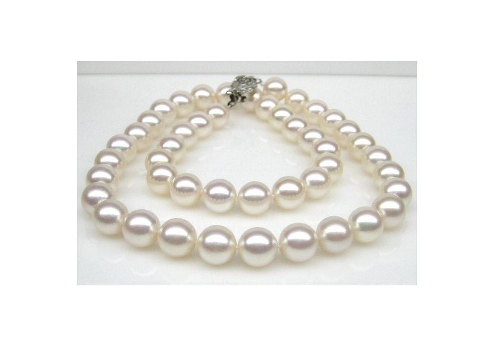 8-8.5 mm White Akoya Pearl Necklace AAA Quality