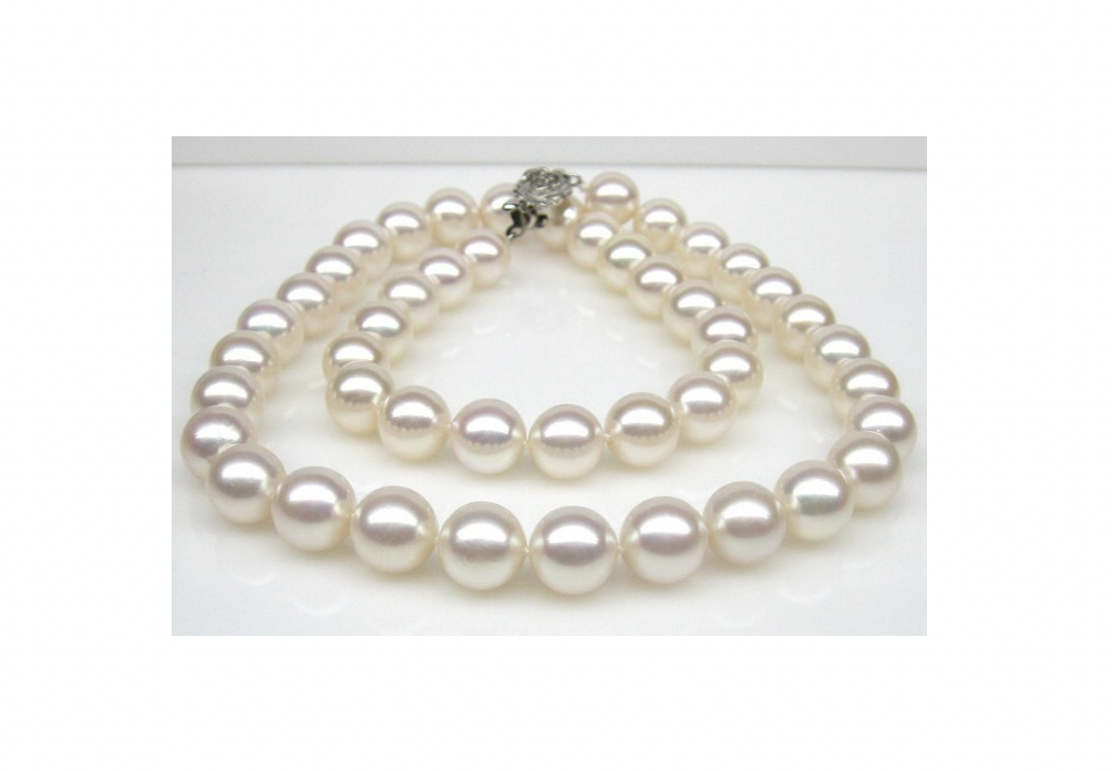 Pearl Necklaces - Cultured Akoya Pearl Strands (Length: 24)