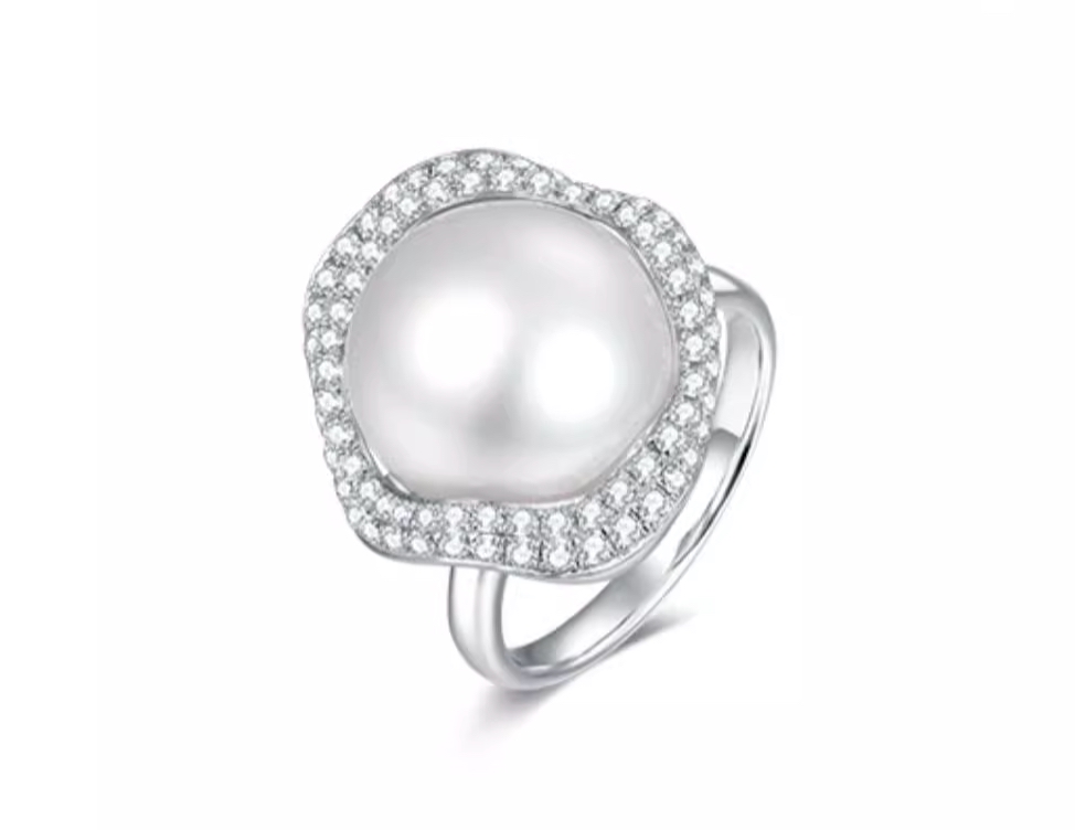 South Sea Pearl and Diamond Ring