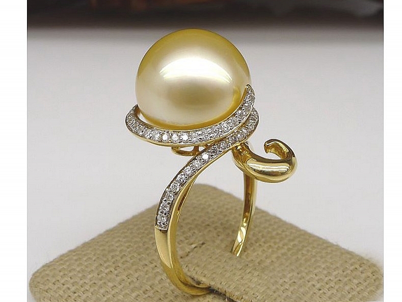 Arielle South Sea Pearl and Diamond Ring Arielle South Sea Pearl and ...