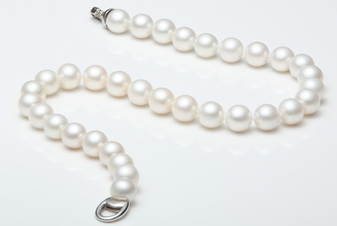 Collection Quality 8-9 mm White Pearl Necklace