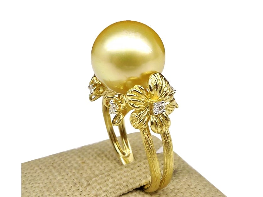 Alva South Sea Pearl and Diamond Ring