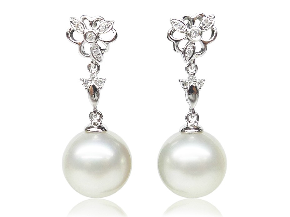 Japanese Cultured Akoya Pearl and Diamond Earrings [APEE23869M]