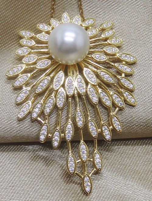Sweety South Sea Pearl and Diamond Pendant