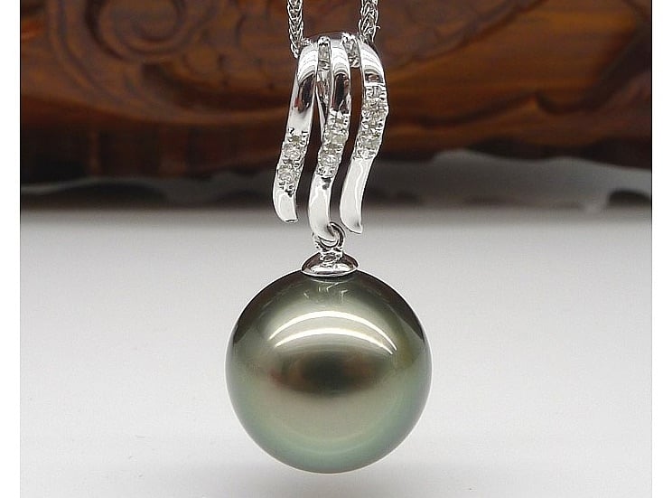 Blithe Tahitian Pearl and Diamond Pendant