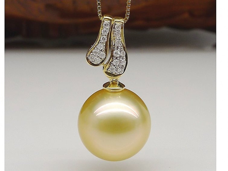 Hannah South Sea Pearl and Diamond Pendant