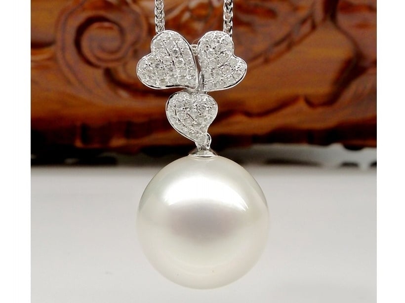Yolanda South Sea Pearl and Diamond Pendant .30Ct