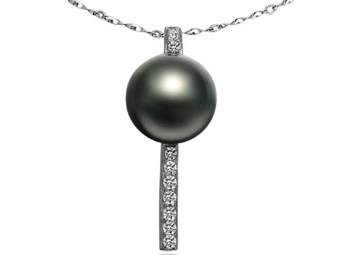 Ardent Tahitian Pearl and Diamond Pendant