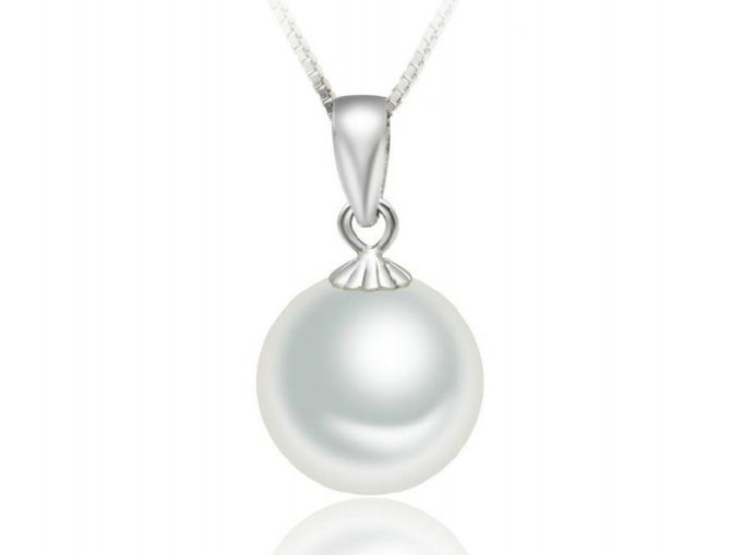 Helen White Freshwater Pearl Pendant Round