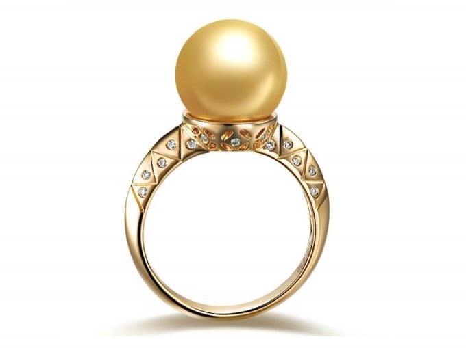 Maurane South Sea Pearl and Diamond Ring
