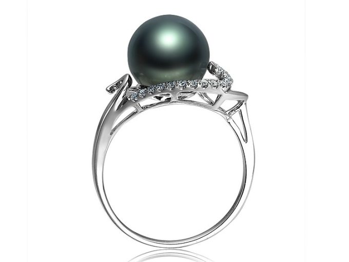 Mandel Tahitian Pearl and Diamond Ring