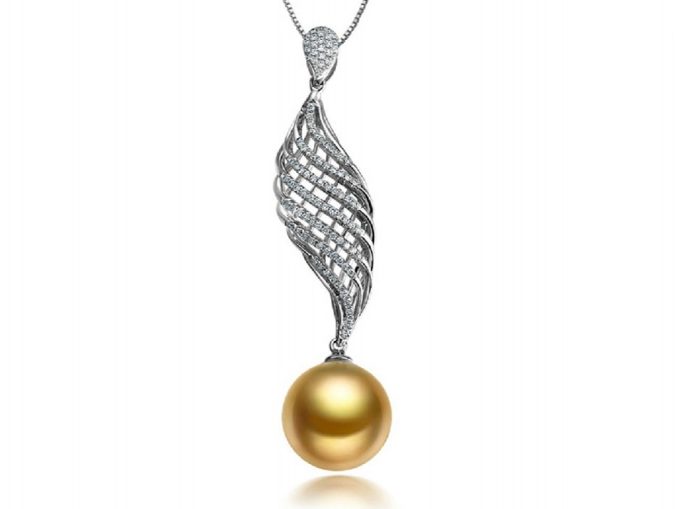 Daphne South Sea Pearl & Diamond Pendant .45Ct