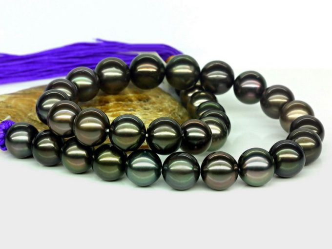 12-14 mm Tahitian Pearl Necklace Round AA+