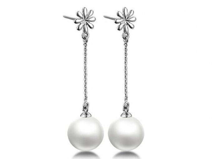 Elvis Akoya Pearl Earrings
