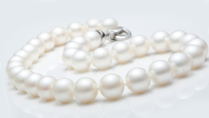 Collection Quality 8-9 mm White Pearl Necklace